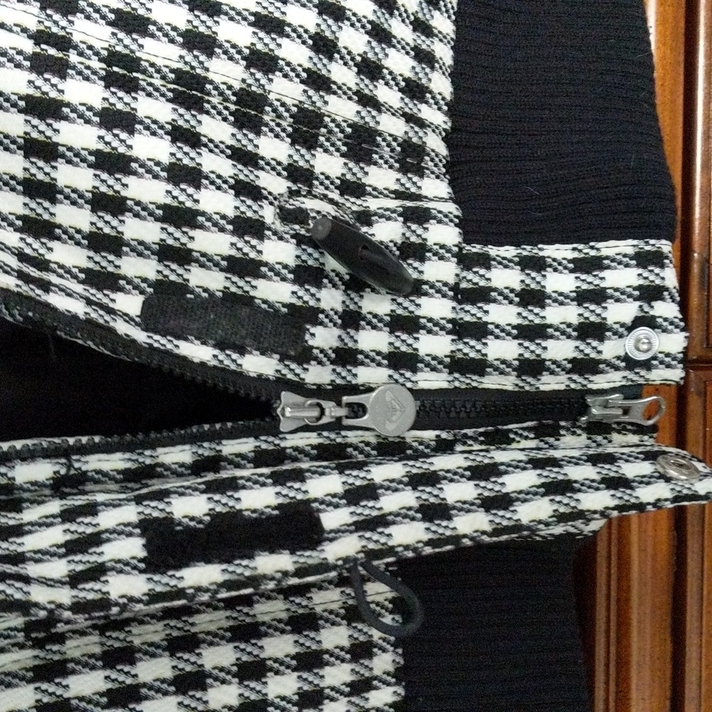 Roxy Limited Edition Jacket Size Small - image 8